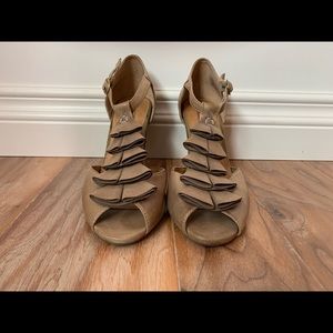 Miz Mooz Sailor Tan Ruffle heels.
